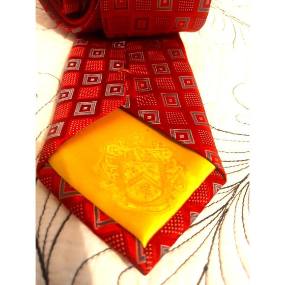 Donald Trump Signature Collection  Red / Gray Silk Geometric Neck Tie - Picture 3 of 8